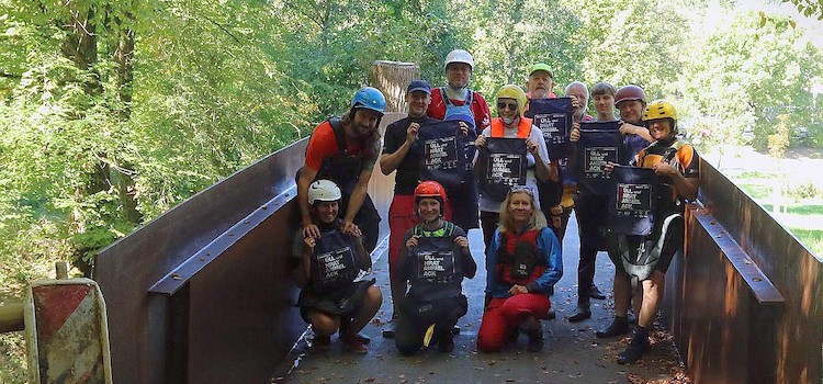 Zwei Schussenputzaktionen des Kanu Club Welfen Ravensburg mit Herz, Paddel und Humor