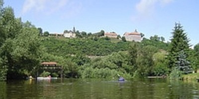 Auf der Saale inmitten von Burgen, Schlössern und Weinbergen