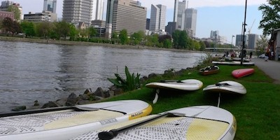 Frankfurter Skyline erwartet die besten SUP-Sportler
