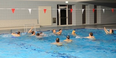 Rennsportler absolvierten ungewohnte Wassersport-Einheit