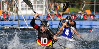 Die Nummer 10 steht für Explosivität Kanupolo-Weltmeisterin Elena Gilles feiert Erfolge auf und neben dem Gewässer
