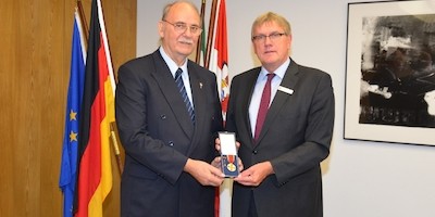 Verdienstmedaille für Karl Heinz Stocksiefe vom Kanu-Klub Pirat Bergheim/Sieg