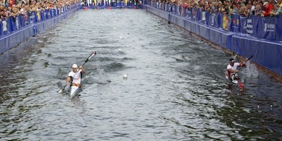 Paddelasse werben beim Potsdamer Kanalsprint für den Kanu-Rennsport