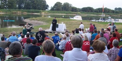 Elbe-Paddler trotzen der Sommerhitze
