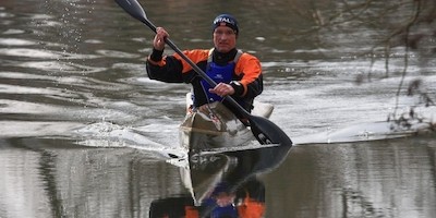 Acht unerschrockene Wander-Paddler auf der Fulda unterwegs