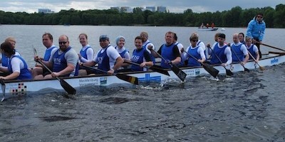500 Sportler paddelten auf dem Faulen See um den Titel und gegen den Wind