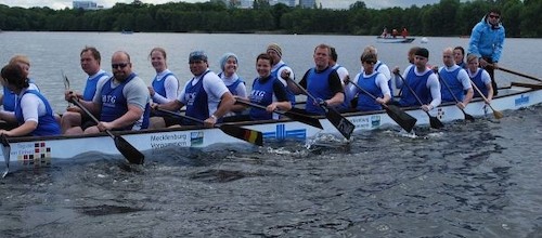 500 Sportler paddelten auf dem Faulen See um den Titel und gegen den Wind