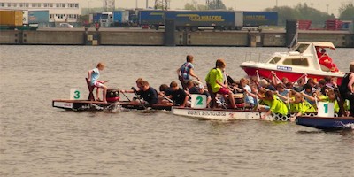 Werkstattschule in Rostock gewinnt Drachenboot-Wanderpokal
