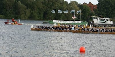 Weltmeister, Kanuküken und Paddelamateure vereint bei den 13. Wasserspielen