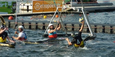 Die Kanu-Polo-Action auf dem Baldeneysee hat begonnen