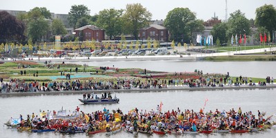 Drachenbootsportler eröffnen neue Saison in Schwerin - Weltrekordversuch geglückt