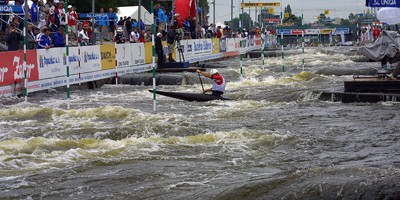 Slalom-Kanuten paddeln in Prag um Weltcup-Punkte