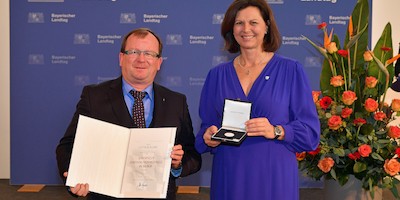 Bayerischer Landtag ehrt Oliver Bungers mit der Verfassungsmedaille