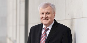 Horst Seehofer beglückwünscht European Games Kanuten